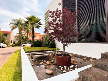 Casa en Venta de Lujo en Coto Pontevedra, Zona Dorada Zapopan