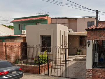 VENTA DE CASA EN CALLE ATENCO 2034 FRACCIONAMIENTO CALAFIA C.P. 21040 MEXICALI BAJA CALIFORNIA