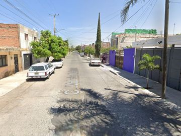 Casa Remate Bancario VOLCAN MALINCHE HUENTITLAN EL BAJO, C.P. 44250,