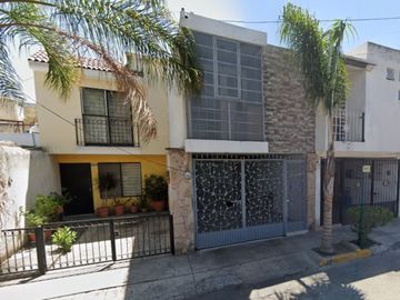 Casa Remate Bancario VOLCAN MALINCHE HUENTITLAN EL BAJO, C.P. 44250,