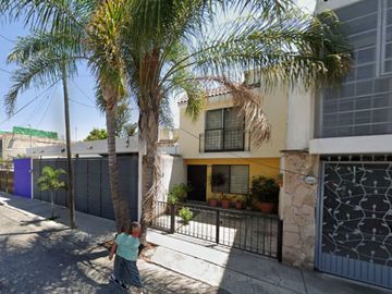Casa Remate Bancario VOLCAN MALINCHE HUENTITLAN EL BAJO, C.P. 44250,