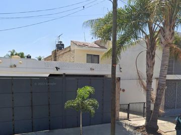 Casa Remate Bancario VOLCAN MALINCHE HUENTITLAN EL BAJO, C.P. 44250,