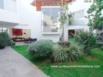 Casa en Venta Colomos Providencia de Lujo Cerca Andares 4 Recamaras Zapopan