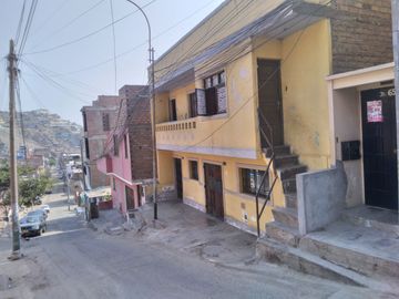 GRAN OCASIÓN! VENTA DE CASA COMO TERRENO AREA 285 M2 AV. TUPAC - COMAS