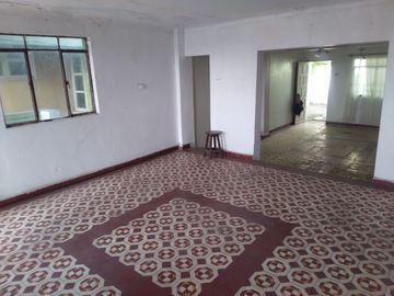 GRAN OCASIÓN! VENTA DE CASA COMO TERRENO AREA 285 M2 AV. TUPAC - COMAS