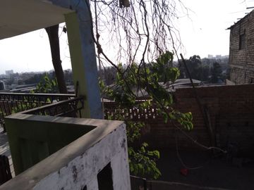 GRAN OCASIÓN! VENTA DE CASA COMO TERRENO AREA 285 M2 AV. TUPAC - COMAS