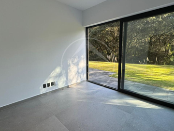 Residencia con IMPRESIONANTE jardín plano y espectacular vista Para Estrenar En Rancho San Juan