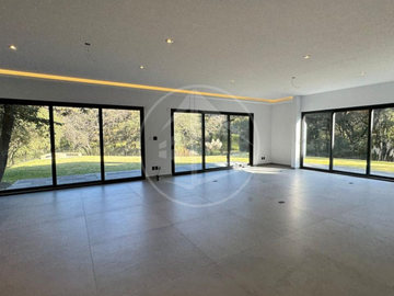 Residencia con IMPRESIONANTE jardín plano y espectacular vista Para Estrenar En Rancho San Juan
