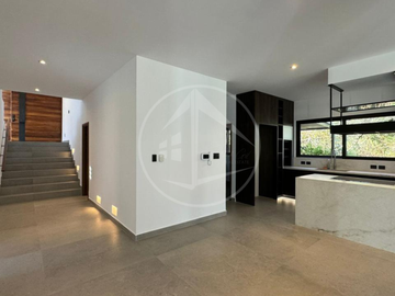 Residencia con IMPRESIONANTE jardín plano y espectacular vista Para Estrenar En Rancho San Juan