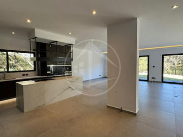 Residencia con IMPRESIONANTE jardín plano y espectacular vista Para Estrenar En Rancho San Juan