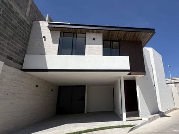 Casa en Venta en San Angel V con una hermosa cocina.