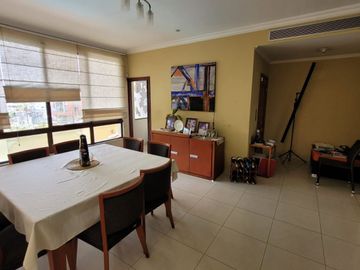 Casa en Venta, Portón Lomas - Urdesa, 3 Niveles, Ascensor, Norte Gye.