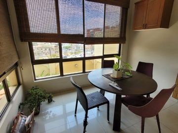 Casa en Venta, Portón Lomas - Urdesa, 3 Niveles, Ascensor, Norte Gye.