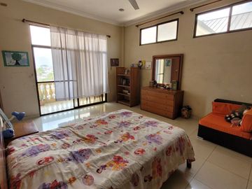 Casa en Venta, Portón Lomas - Urdesa, 3 Niveles, Ascensor, Norte Gye.