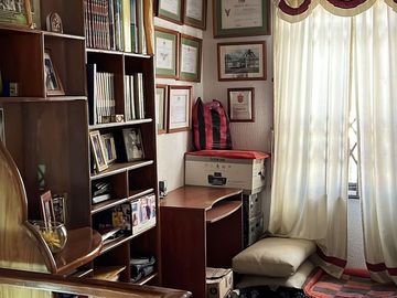 Casa de venta Sangolqui, conjunto privado, esquinera con 2 garajes, amplio terreno , a pocos minutos Hospital IESS