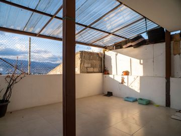 Casa Rentera en Venta, 2 Departamentos, Sector Autopista Redondel de Gapal
