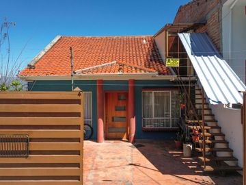 Casa Rentera en Venta, 2 Departamentos, Sector Autopista Redondel de Gapal