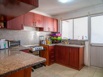 Casa Rentera en Venta, 2 Departamentos, Sector Autopista Redondel de Gapal