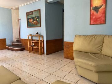 SE VENDE RESIDENCIAL-HOSTAL SECTOR CENTRO