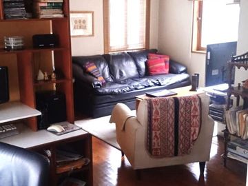 Vendo Hermosa Casa en Surco con Chimenea y Jardines cerca Av. Primavera