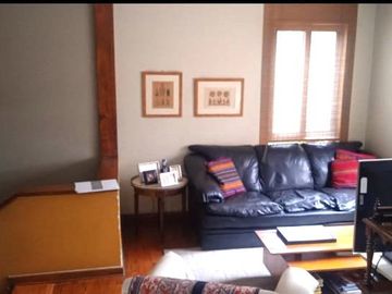 Vendo Hermosa Casa en Surco con Chimenea y Jardines cerca Av. Primavera
