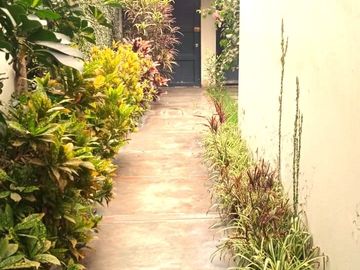 Vendo Hermosa Casa en Surco con Chimenea y Jardines cerca Av. Primavera