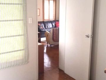 Vendo Hermosa Casa en Surco con Chimenea y Jardines cerca Av. Primavera