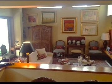 Vendo Hermosa Casa en Surco con Chimenea y Jardines cerca Av. Primavera
