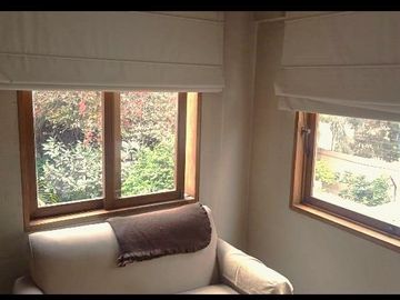 Vendo Hermosa Casa en Surco con Chimenea y Jardines cerca Av. Primavera