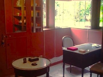 Vendo Hermosa Casa en Surco con Chimenea y Jardines cerca Av. Primavera