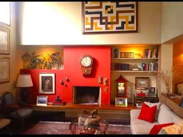 Vendo Hermosa Casa en Surco con Chimenea y Jardines cerca Av. Primavera