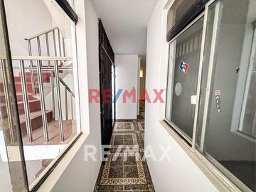 Casa En Venta De 3 Pisos En Ventanilla