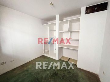 Casa En Venta De 3 Pisos En Ventanilla