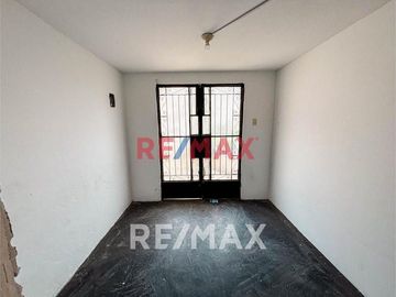 Casa En Venta De 3 Pisos En Ventanilla