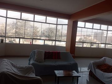 LOCAL DE 400 m2 EN PLENA AV. UNIVERSITARIA IDEAL PARA NEGOCIOS EN ZONA COMERCIAL