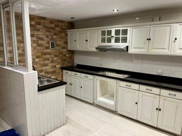 Vendo bonita casa de 3 pisos en Magdalena del Mar cerca al Club Lima Cricket