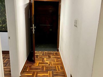 Vendo bonita casa de 3 pisos en Magdalena del Mar cerca al Club Lima Cricket