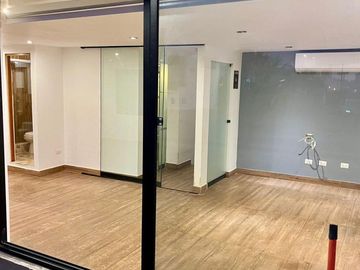 Vendo bonita casa de 3 pisos en Magdalena del Mar cerca al Club Lima Cricket