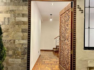 Vendo bonita casa de 3 pisos en Magdalena del Mar cerca al Club Lima Cricket