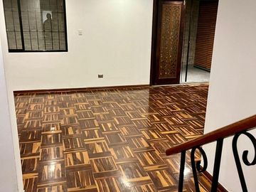 Vendo bonita casa de 3 pisos en Magdalena del Mar cerca al Club Lima Cricket