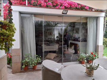 VENDO HERMOSA CASA EN SURCO