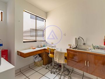 VENTA DE CASA EN MAGDALENA DEL MAR – IDEAL PARA VIVIENDA, OFICINA O CONSULTORIO