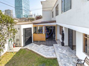 VENTA DE CASA EN MAGDALENA DEL MAR – IDEAL PARA VIVIENDA, OFICINA O CONSULTORIO