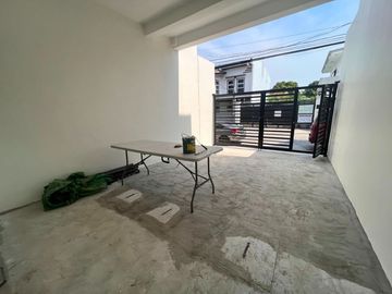 BRAND NEW HOUSE AND LOT IN TALON SINGKO ALONG MARCOS ALVAREZ