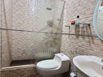 REMATE DE CASA FRENTE A PARQUE EN URBANIZACIÓN EL SANTUARIO DE CHICLAYO