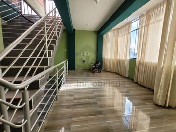 REMATE DE CASA FRENTE A PARQUE EN URBANIZACIÓN EL SANTUARIO DE CHICLAYO