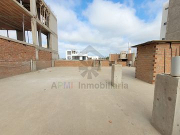 REMATE DE CASA FRENTE A PARQUE EN URBANIZACIÓN EL SANTUARIO DE CHICLAYO