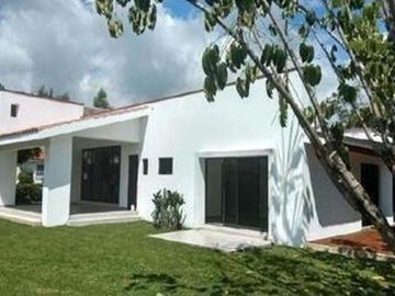 CASA EN VENTA EN LOMAS DE COCOYOC