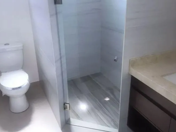 CASA EN VENTA EN LOMAS DE COCOYOC