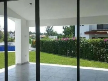 CASA EN VENTA EN LOMAS DE COCOYOC
